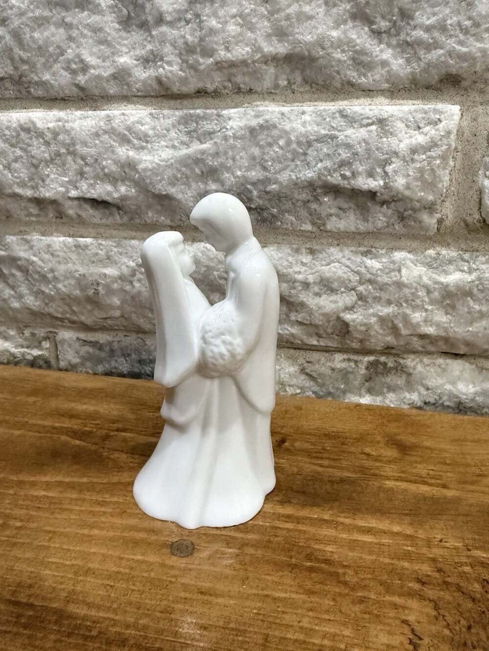 Wedding Cake Topper,Glossy White Ceramic Bride Groom Figurine SH2